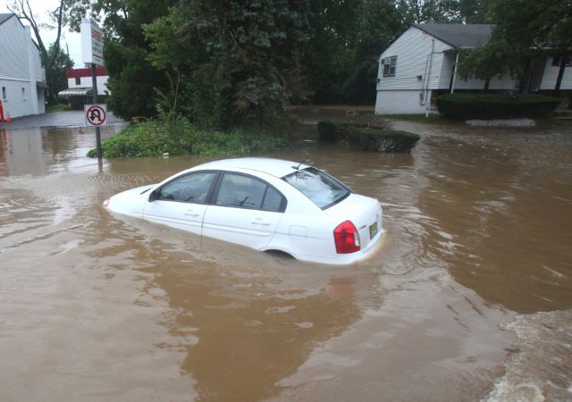 Storm Preppers - How to Prepare Your Car for a Tropical Storm